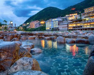 [프라이빗 1박2일 온천 투어]나고야성/게로온천/히다타카야마/시라카와고(오사카 나고야출발)