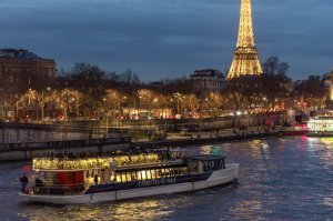 베데트 드 파리의 세느강 유람선 - 뮤지컬 아페리티프 크루즈 