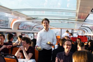 4코스 디너와 함께하는 암스테르담 운하 크루즈