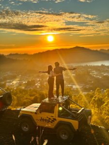 (한국어가이드) 발리 바투르산 일출 지프 + 블랙라바 + 낀따만이 카페 단독 투어