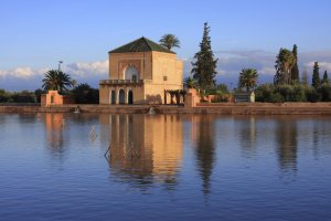 마라케시 핵심 명소 반일 투어: 쿠투비아 모스크, 바히아 궁전, 사디안 왕조 무덤