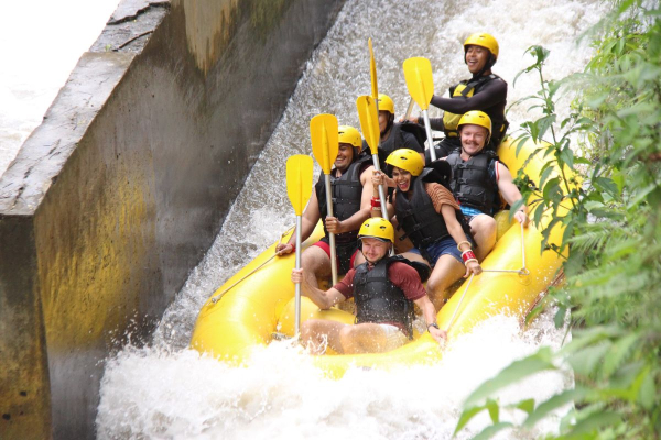 옐로우 가든 아융강 래프팅