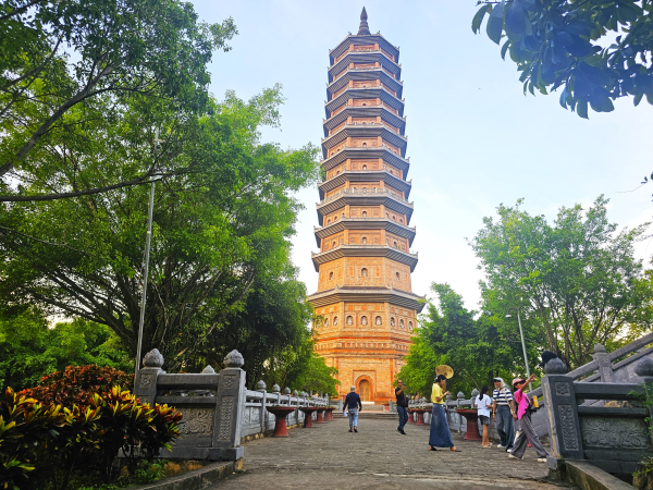 (한국어가이드) 닌빈 짱안 + 바이딘 사원 + 항무아 단독 투어 / 하노이 출발
