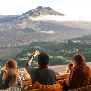 (한국어가이드) 발리 바투르산 일출 지프 + 블랙라바 + 낀따만이 카페 단독 투어