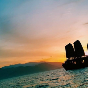 [나트랑]나트랑 엠퍼러 오리진 선셋 & 디너 크루즈 (주류무제한,디저포함)