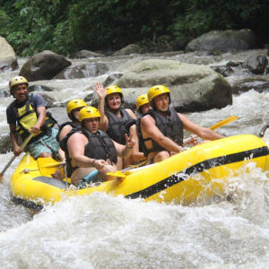 옐로우 가든 아융강 래프팅