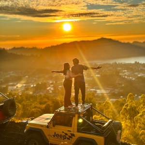 (한국어가이드) 발리 바투르산 일출 지프 + 블랙라바 + 낀따만이 카페 단독 투어